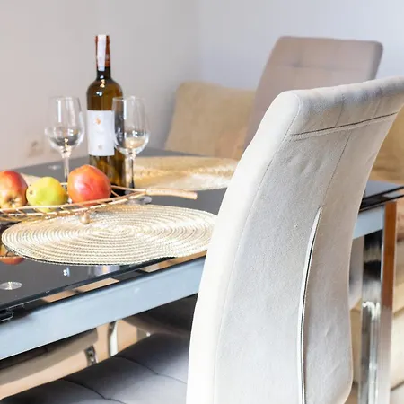 Angela's Escape Apartament *